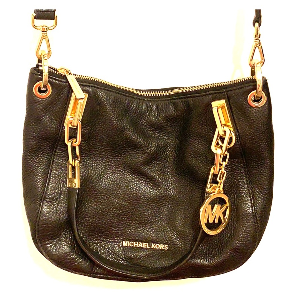 Hot & Stylish Michael Kors Purse!